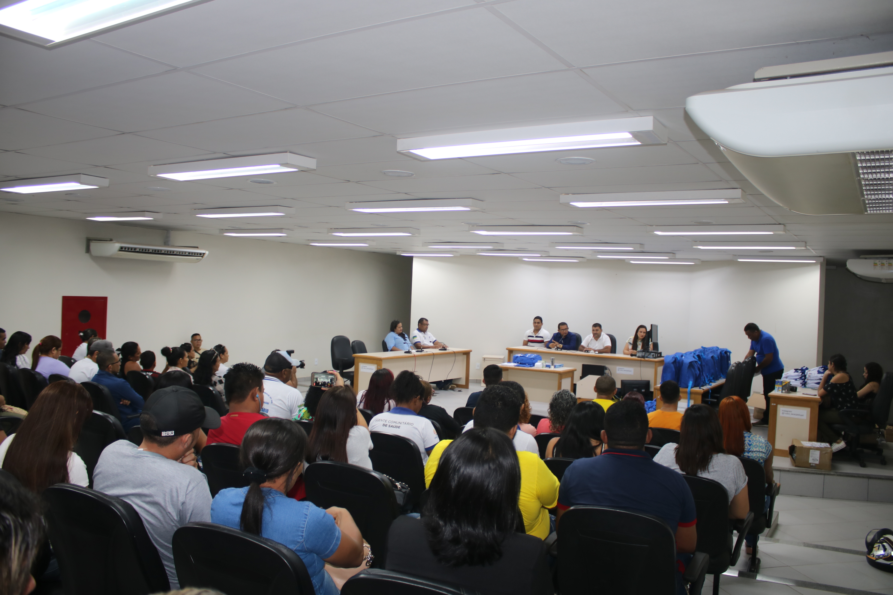 Prefeitura entrega kits de trabalho para Agentes Comunitários de Saúde
